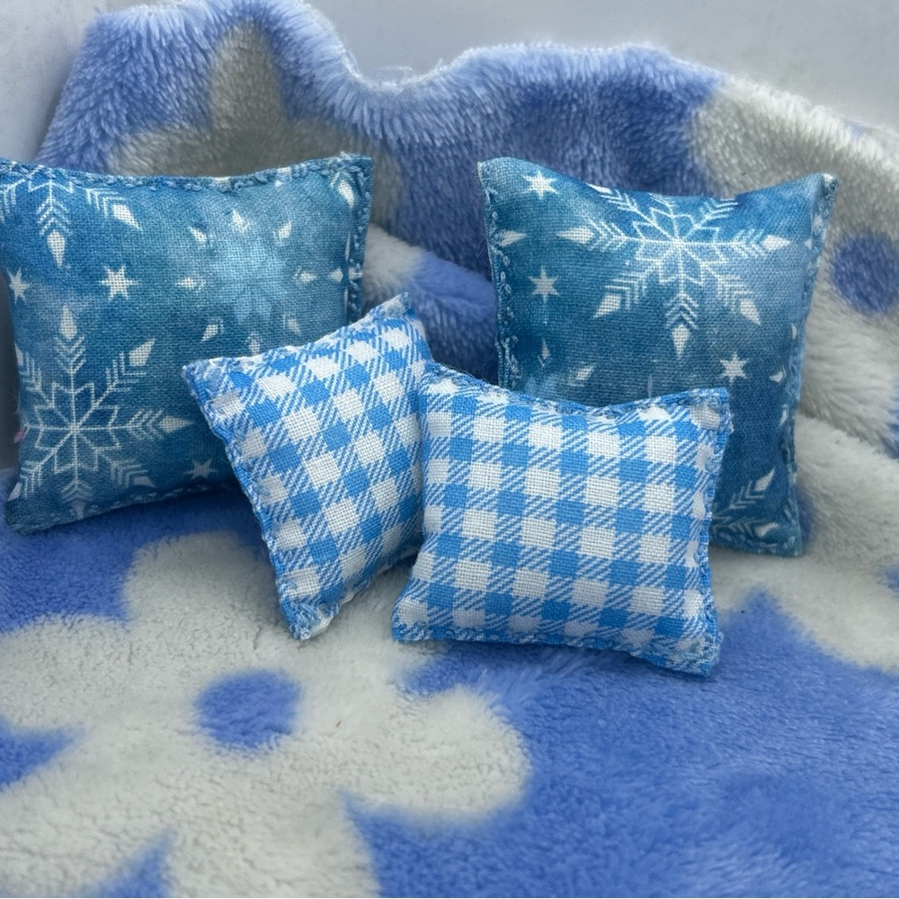 Blue Snowflake and Checkered Throw Pillow Set